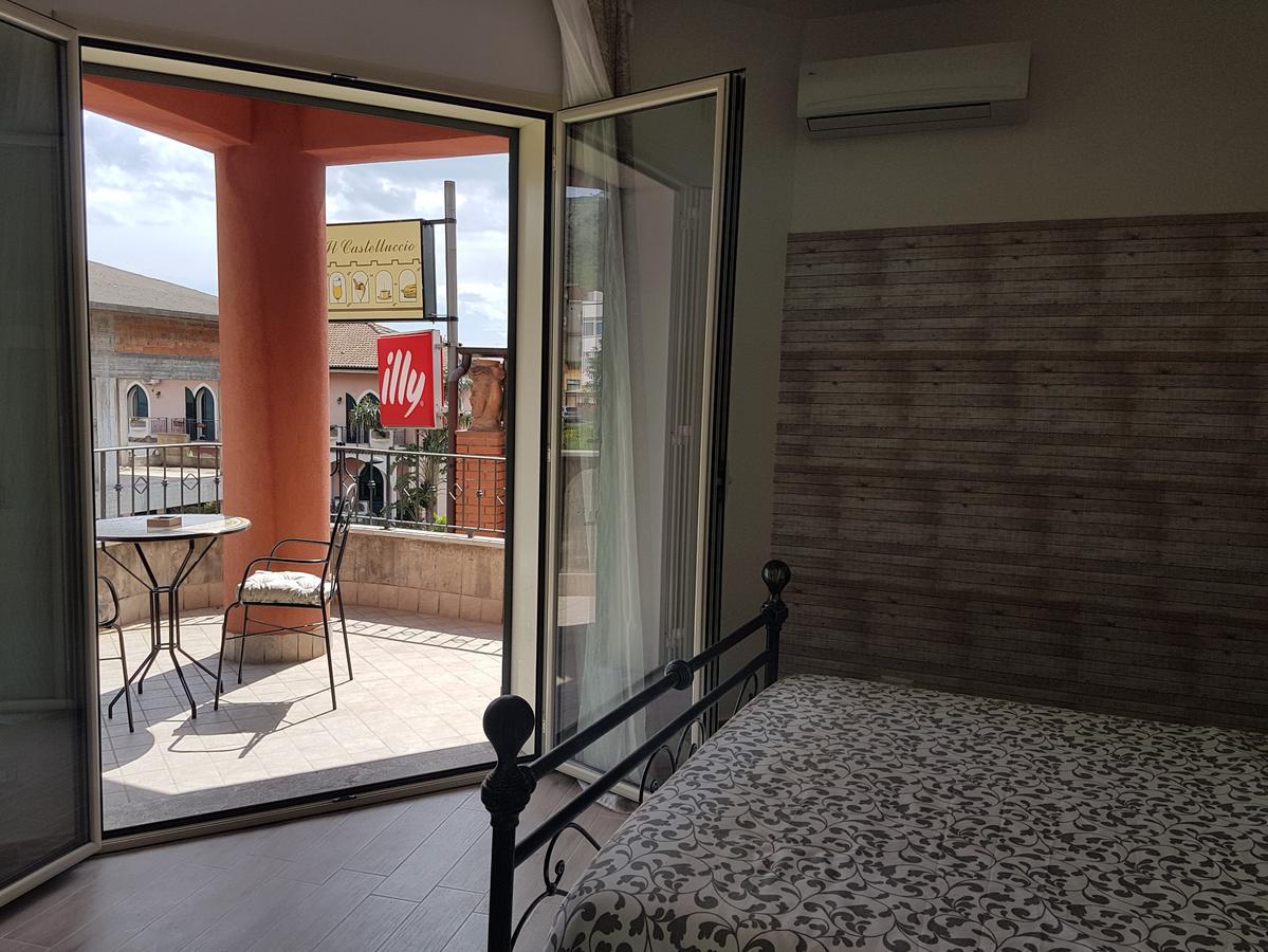La Porta Dell'Alcantara Gaggi Eksteriør billede